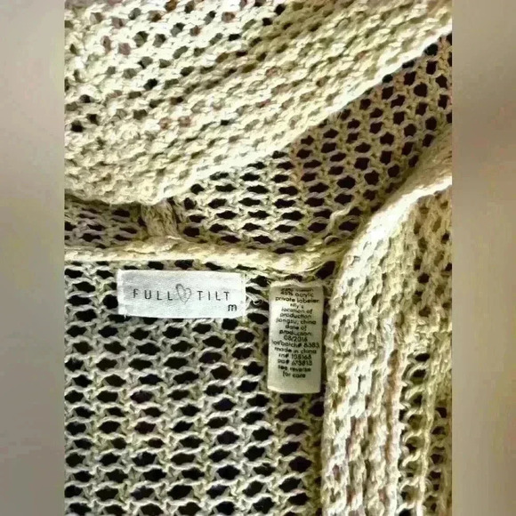 Stunning boho knit vest by  Full Tilt size medium beige - Picture 3 of 7